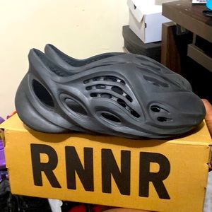 Yeezy Foam RnR Onyx